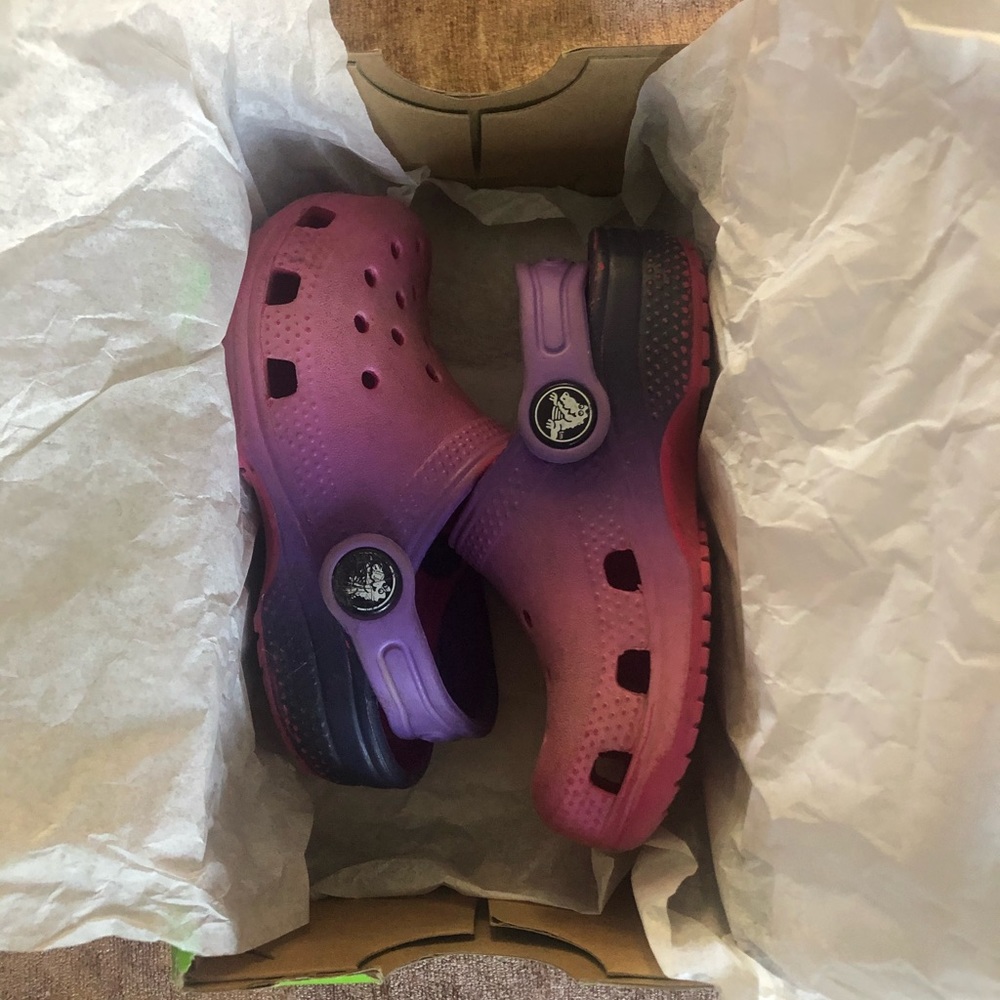 Toddler ombré crocs Sz 7
